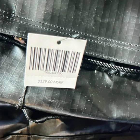 Pair of Levi’s duffle bags NWT - Picture 10 of 10